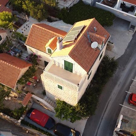 Apartments Larsen Omis Ngoại thất bức ảnh