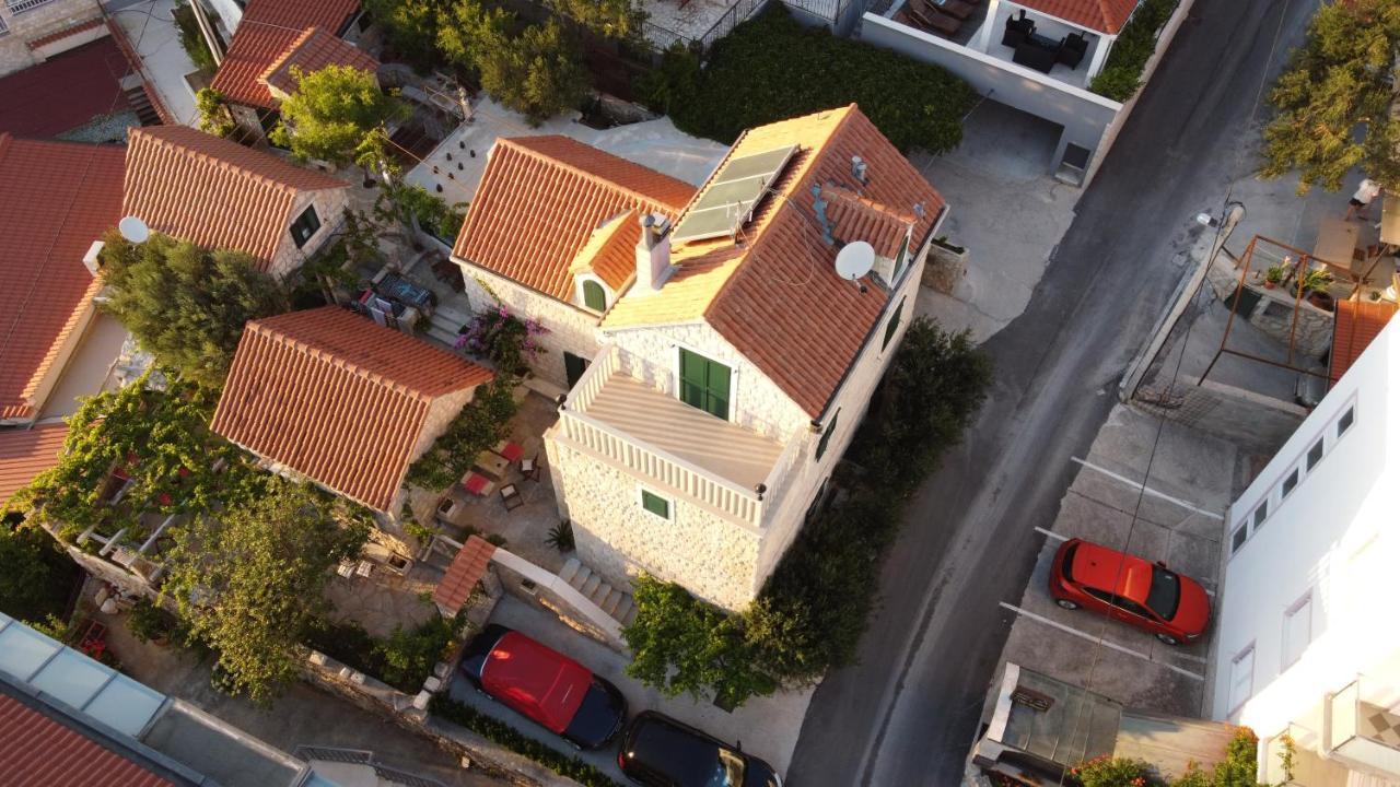 Apartments Larsen Omis Ngoại thất bức ảnh