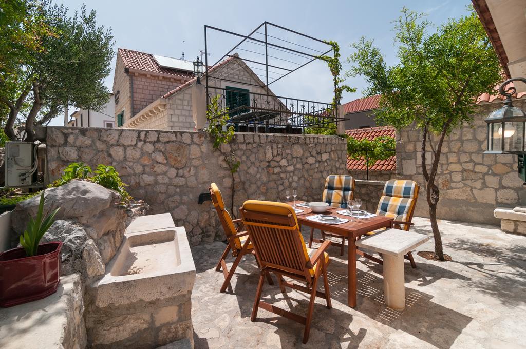 Apartments Larsen Omis Ngoại thất bức ảnh