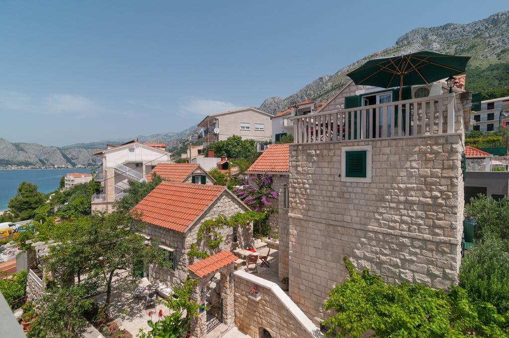 Apartments Larsen Omis Ngoại thất bức ảnh